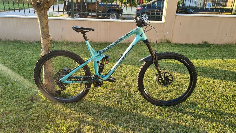 Used Rocky Mountain Slayer Carbon 50 2018 2018 Mountainbike, Blue, 27.5, 26 — image 1 of 15