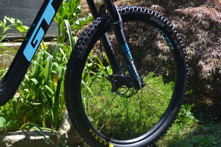 Used GT Sensor Carbon Elite 2019 2019 Mountainbike, Black, 29 — image 14 of 16