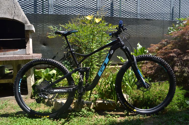 Used GT Sensor Carbon Elite 2019 2019 Mountainbike, Black, 29 — image 1 of 16