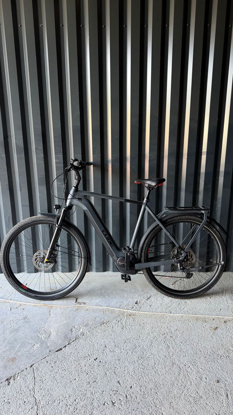 Used CUBE KATHMANDU HYBRID, ONE 625 2022 2022 Urban, Light Gray — image 2 of 3