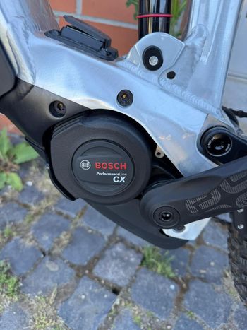 Used Bergamont E-Trailster Expert E-MTB Bergamont E-Trailster Expert E-MTB Custom Shimano Deore XT 2022 Mountainbike, Light Gray — image 3 of 5