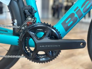Used Bianchi e-Oltre Ultegra Di2 2025 2025 Road & Gravel, Green — image 7 of 16