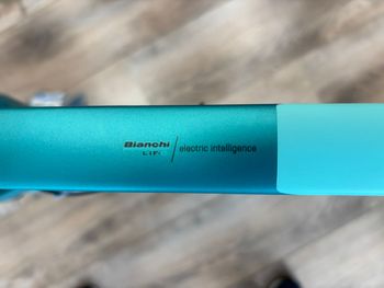 Used Bianchi e-Oltre Ultegra Di2 2025 2025 Road & Gravel, Green — image 5 of 16