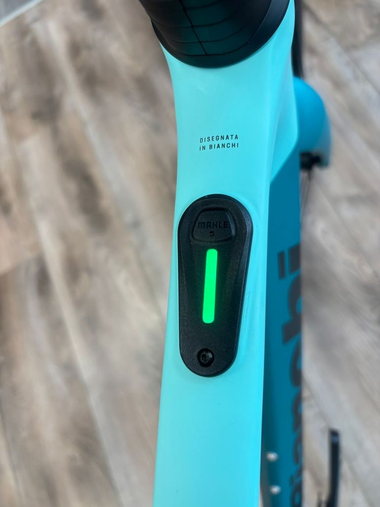 Used Bianchi e-Oltre Ultegra Di2 2025 2025 Road & Gravel, Green — image 6 of 16