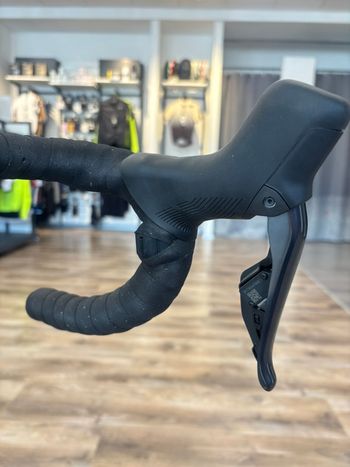 Used Bianchi e-Oltre Ultegra Di2 2025 2025 Road & Gravel, Green — image 12 of 16