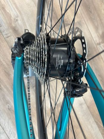 Used Bianchi e-Oltre Ultegra Di2 2025 2025 Road & Gravel, Green — image 10 of 16