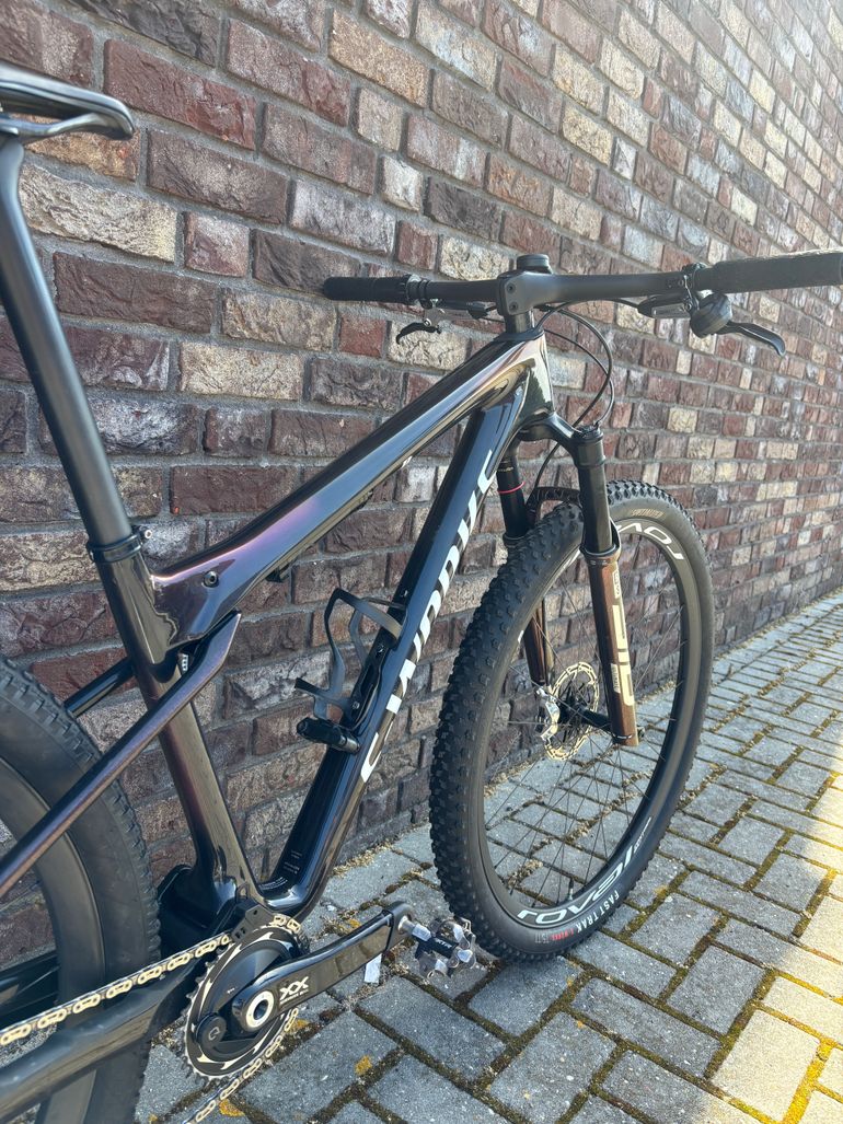 Used Specialized S-Works Epic World Cup - SRAM XX AXS, RockShox Ultimate 2025 2025 Mountainbike, Red, 29 — image 5 of 7