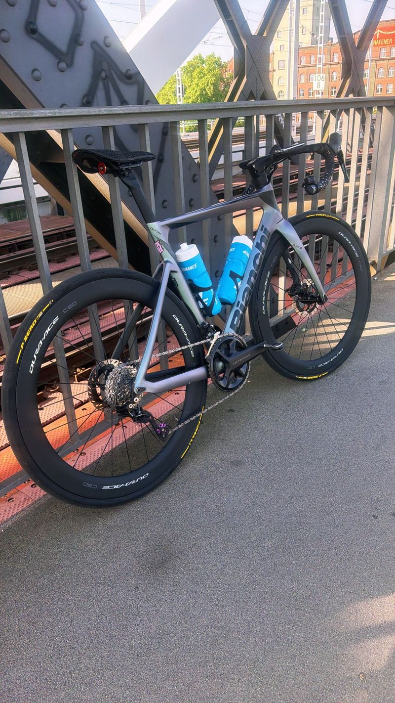 Bianchi Oltre Shimano 105 2023 Road & Gravel de segunda mano, Gris claro — imagen 1 de 11