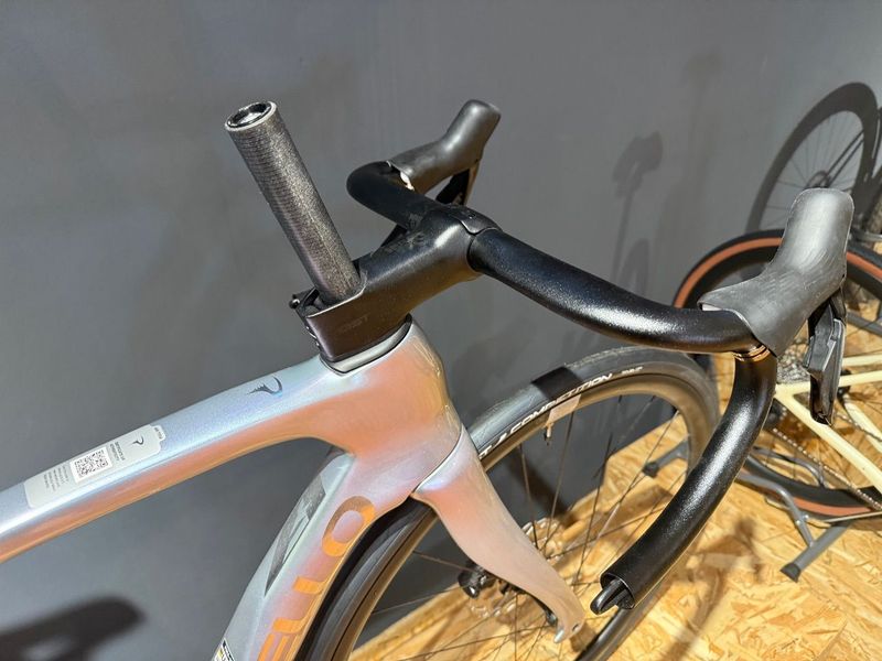 Pinarello F3 105 Di2 2026 2026 Road & Gravel usato, Grigio chiaro — immagine 8 di 8