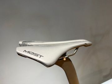 Pinarello F3 105 Di2 2026 2026 Road & Gravel usato, Grigio chiaro — immagine 7 di 8