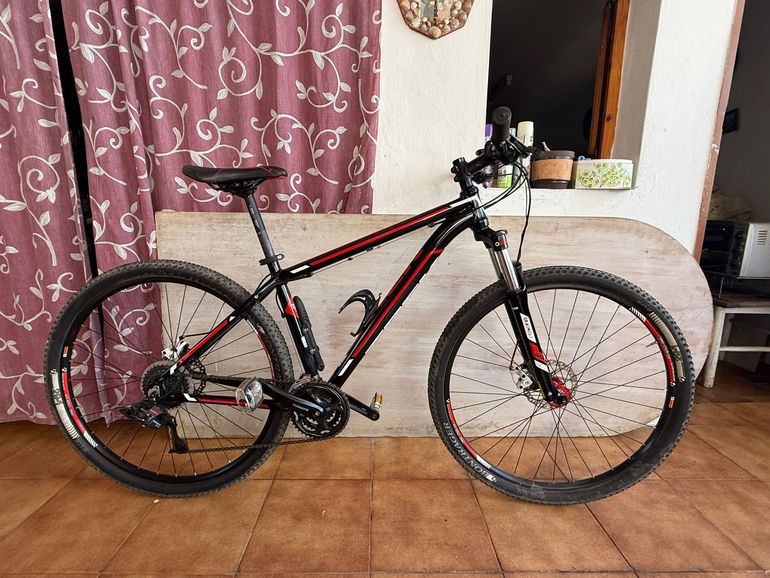Used Trek Marlin 2013 2013 Mountainbike, Black, 27.5 — image 10 of 10