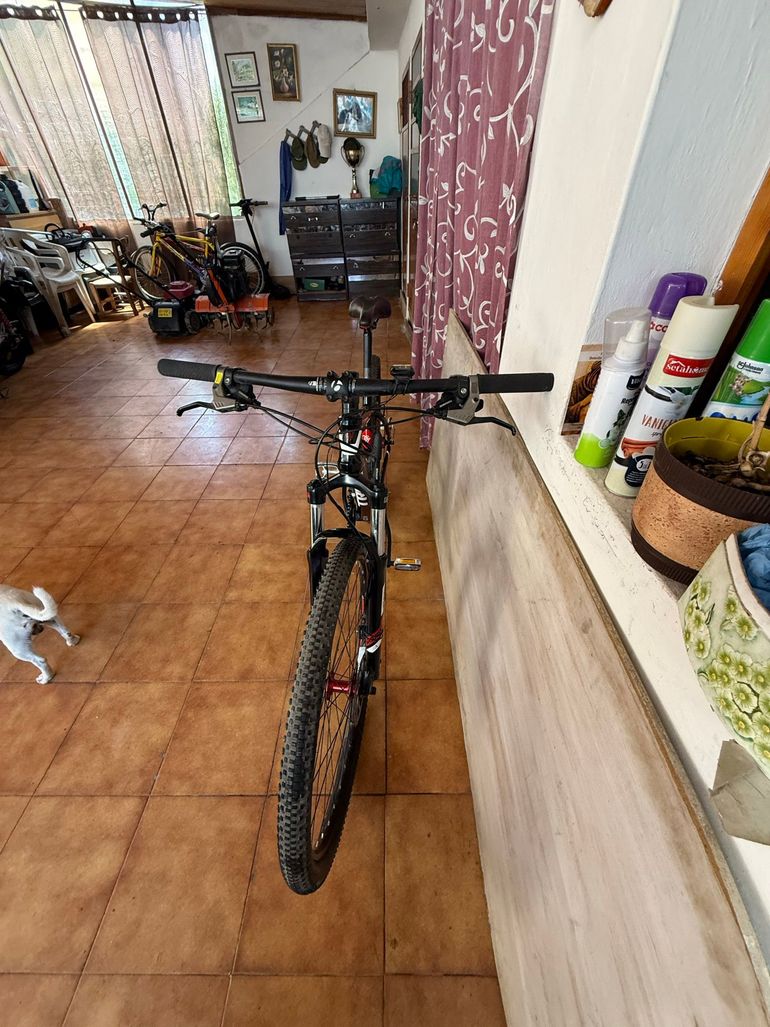 Used Trek Marlin 2013 2013 Mountainbike, Black, 27.5 — image 6 of 10
