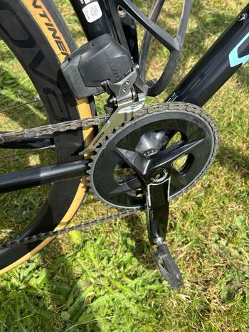 Used Specialized Tarmac SL8 Expert - SRAM Rival AXS 2024 2024 Road & Gravel, Black — image 4 of 5