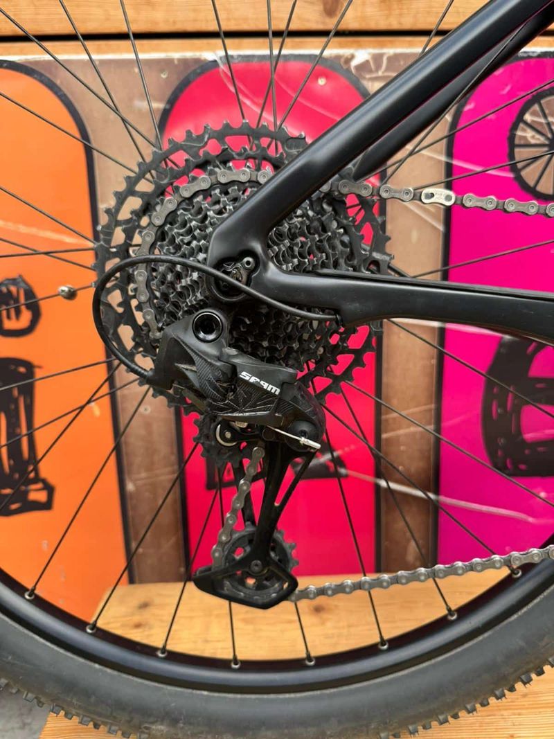Used Focus RAVEN² 9.7 2022 2022 Mountainbike, Black, 29 — image 9 of 12