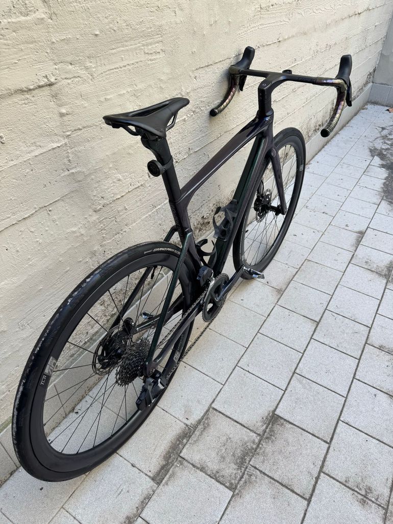 Used Velobuild Velobuild Custom SRAM Rival eTap AXS 2025 Road & Gravel, Green — image 9 of 21