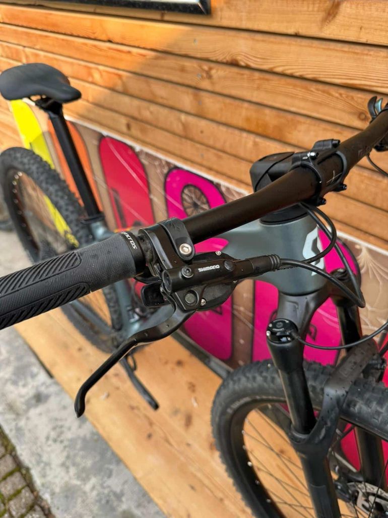 Used Scott Contessa Scale 920 2025 2025 Mountainbike, Hellgrau, 29 — image 2 of 11