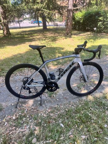 Used Trek Émonda SL 5 Disc 2022 2022 Road & Gravel, Light Gray — image 4 of 7