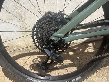 Specialized Turbo Levo SRAM GX Eagle 2023 Mountainbike usato, Verde — immagine 3 di 9