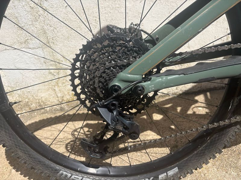 Specialized Turbo Levo SRAM GX Eagle 2023 Mountainbike usato, Verde — immagine 3 di 9