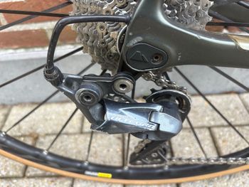 Used Canyon Endurace Shimano Ultegra 2021 Road & Gravel, Green — image 9 of 11