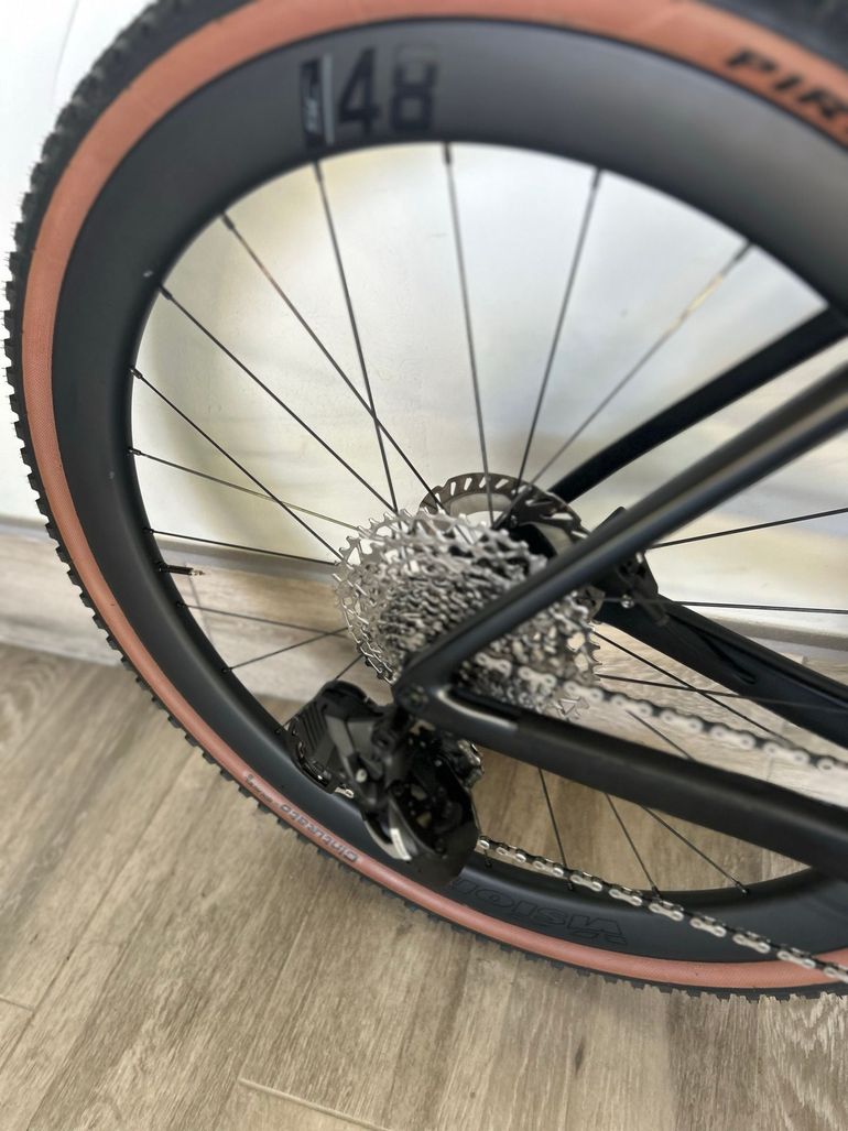 Used Scott Addict Gravel 10 2026 2026 Road & Gravel, White — image 3 of 5