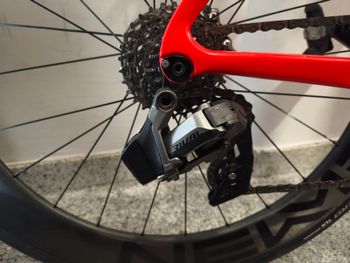 Used Giant Propel Advanced Pro 1 2023 2023 Road & Gravel, Red — image 4 of 18