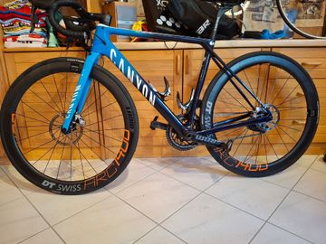 Brugt Canyon Ultimate CF SLX 9 Disc eTap 2022 2022 Road & Gravel — billede 4 af 6
