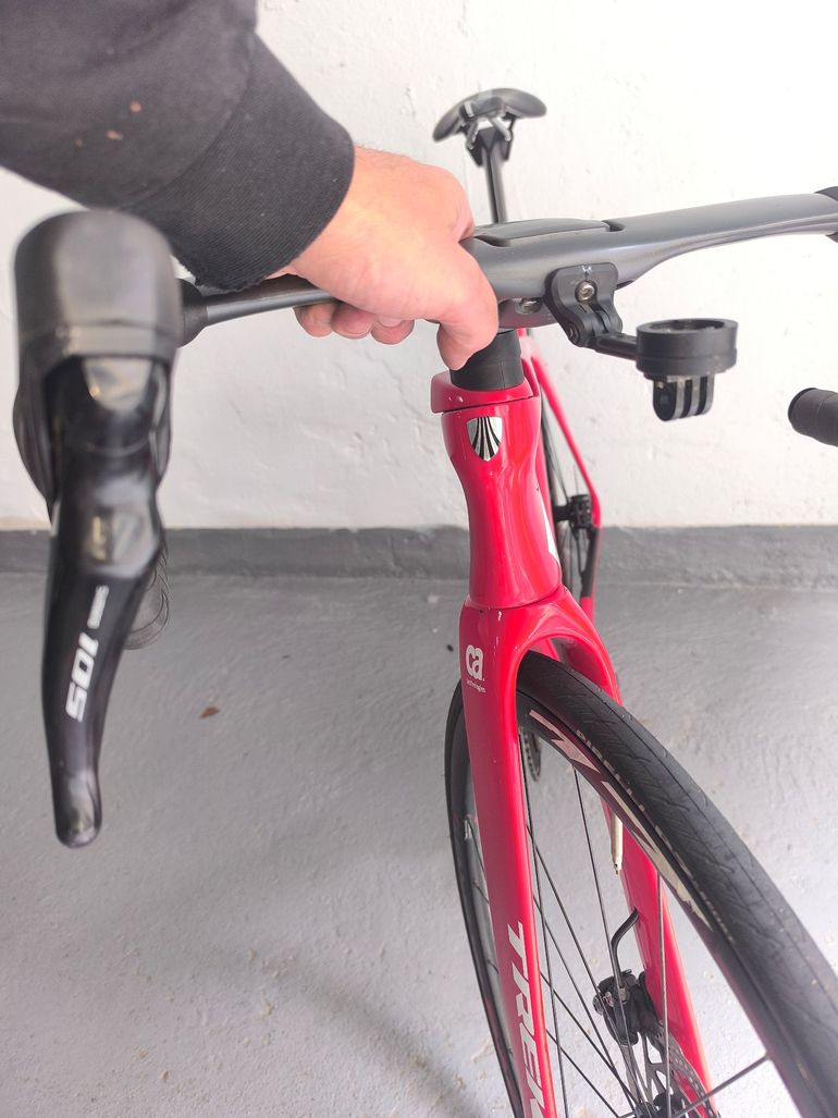 Used Trek Madone Shimano 105 2020 Road & Gravel, Red — image 8 of 8