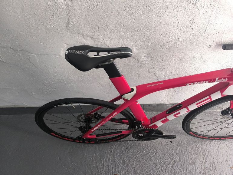 Used Trek Madone Shimano 105 2020 Road & Gravel, Red — image 7 of 8