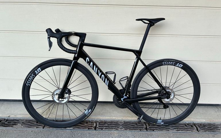 Used Canyon Ultimate CF SLX 8 Di2 2026 2026 Road & Gravel, Black — image 1 of 4