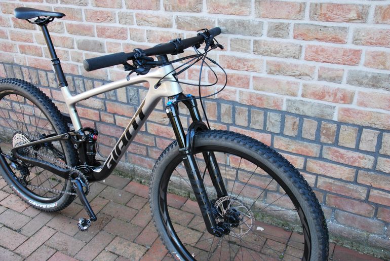 Used Giant Anthem Advanced 29 2 2024 2024 Mountainbike, Light Gray, 29 — image 2 of 15
