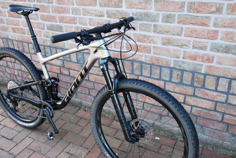 Gebrauchtes Giant Anthem Advanced 29 2 2024 2024 Mountainbike, Hellgrau, 29 — Bild 2 von 15