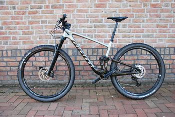 Used Giant Anthem Advanced 29 2 2024 2024 Mountainbike, Light Gray, 29 — image 8 of 15