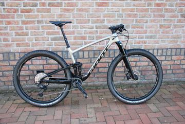 Gebrauchtes Giant Anthem Advanced 29 2 2024 2024 Mountainbike, Hellgrau, 29 — Bild 1 von 15