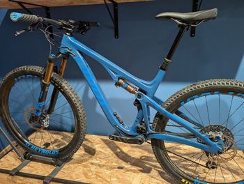 Used Pivot Pivot 429 2021 Mountainbike, Blue — image 4 of 5