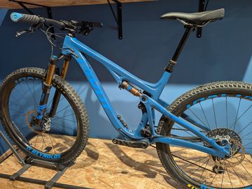 Used Pivot 429 2021 Mountainbike, Blue — image 4 of 5