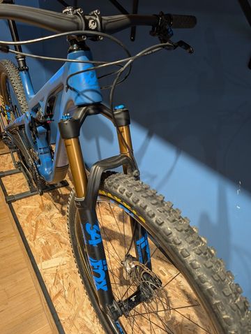 Used Pivot 429 2021 Mountainbike, Blue — image 2 of 5