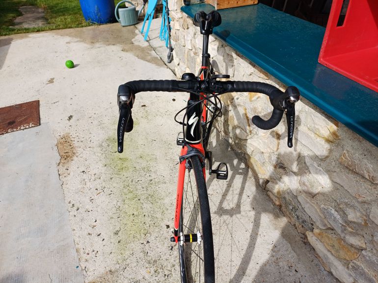 Used Specialized SPECIALIZED TARMAC EXPERT ULTEGRA 2017 Road & Gravel, Red — image 5 of 9
