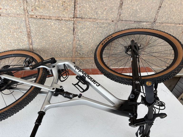 Used Cannondale Scalpel Shimano Deore XT 2023 Mountainbike, Light Gray — image 6 of 9