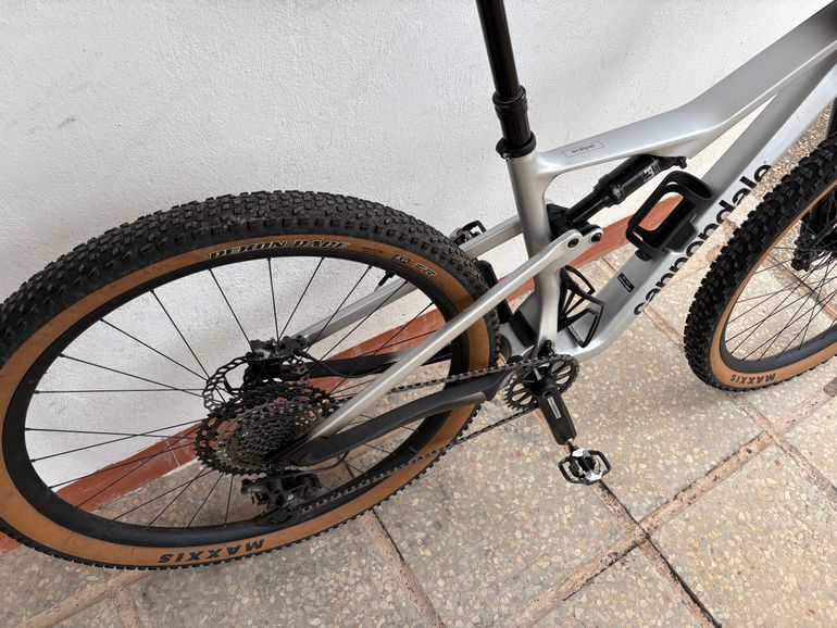 Used Cannondale Scalpel Shimano Deore XT 2023 Mountainbike, Light Gray — image 2 of 9