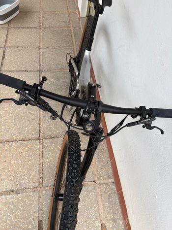Used Cannondale Scalpel Shimano Deore XT 2023 Mountainbike, Light Gray — image 5 of 9