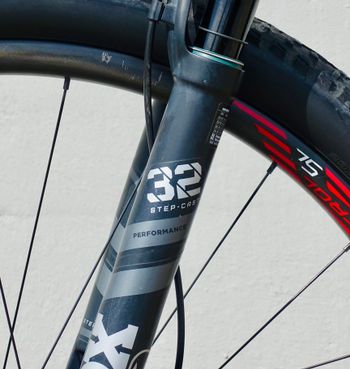 Used Specialized Epic Ultralight 2019 2019 Mountainbike, Black — image 11 of 12