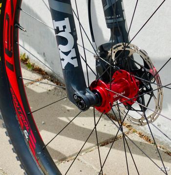 Used Specialized Epic Ultralight 2019 2019 Mountainbike, Black — image 5 of 12