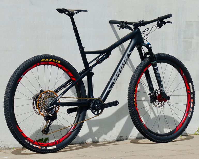 Used Specialized Epic Ultralight 2019 2019 Mountainbike, Black — image 4 of 12