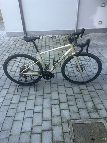 Used Giant Revolt 1 2025 2025 Route & Gravel