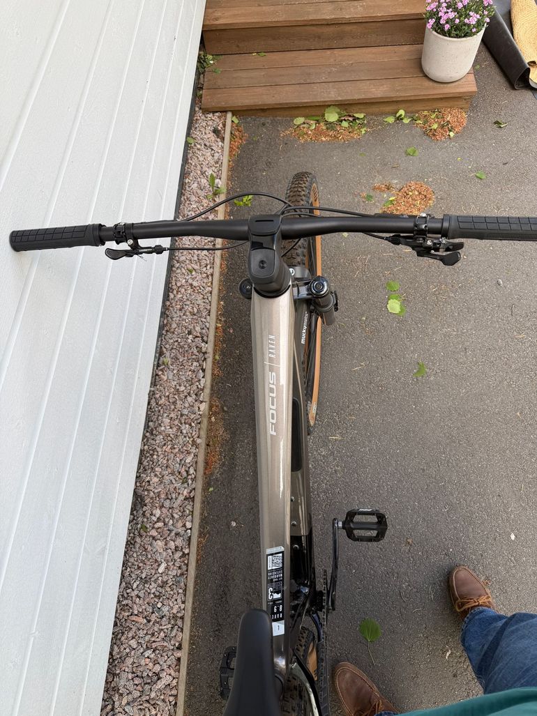Used Focus RAVEN 8.9 2023 2023 Mountainbike, Nero — image 4 of 7