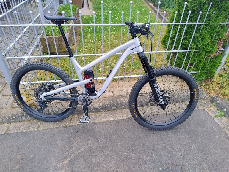 Used Propain Tyee AL 27.5 Start 2022 2022 Mountainbike, Hellgrau, 27.5 — image 1 of 9