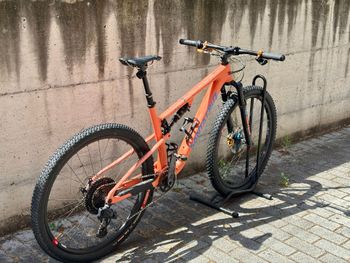 Used Santa Cruz BLUR GX AXS TR RSV / Carbon C 2023 2023 Mountainbike, Orange, 29 — image 2 of 7