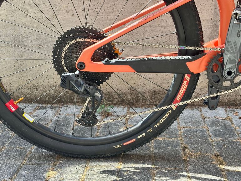 Used Santa Cruz BLUR GX AXS TR RSV / Carbon C 2023 2023 Mountainbike, Orange, 29 — image 3 of 7