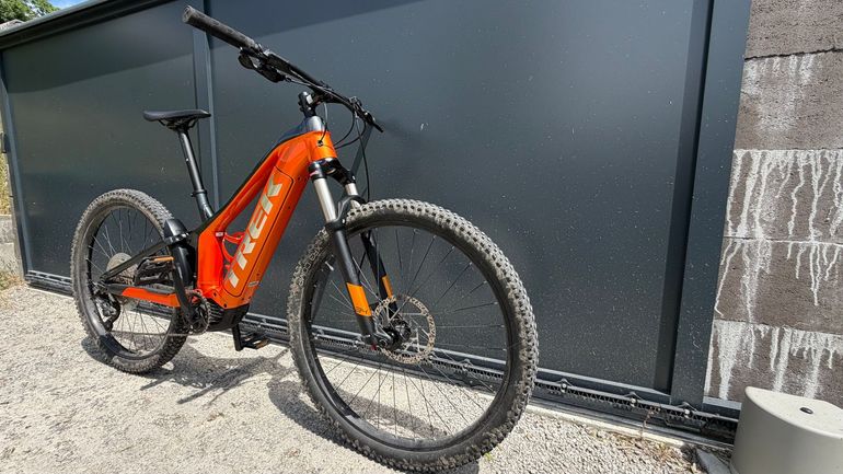 Used Trek Powerfly FS 4 2021 2021 Mountainbike, Orange, 27.5, 29 — image 3 of 7